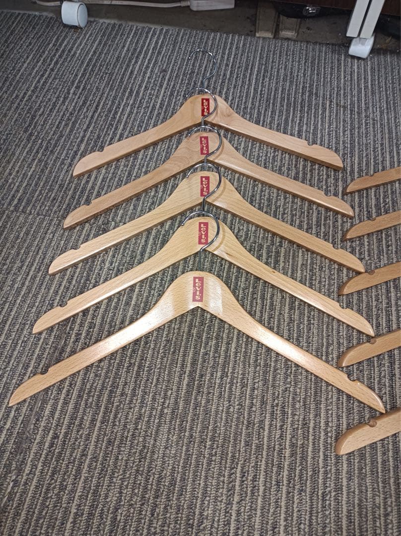 八6098【美品】Levis リーバイス 木製ハンガー10本セット
