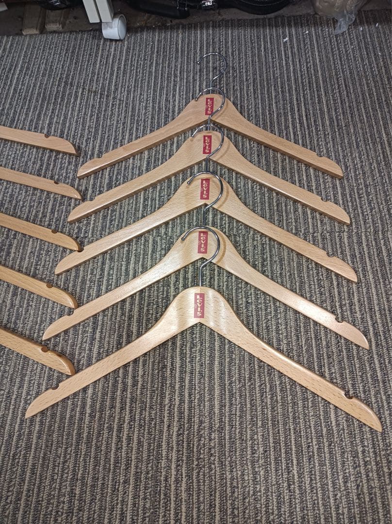 八6098【美品】Levis リーバイス 木製ハンガー10本セット