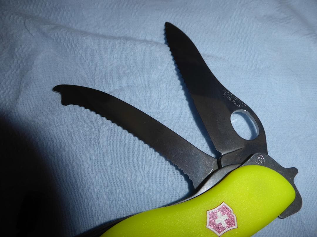 Victorinox 未使用【ヴィクトリノックス】レスキューツール　赤×黄