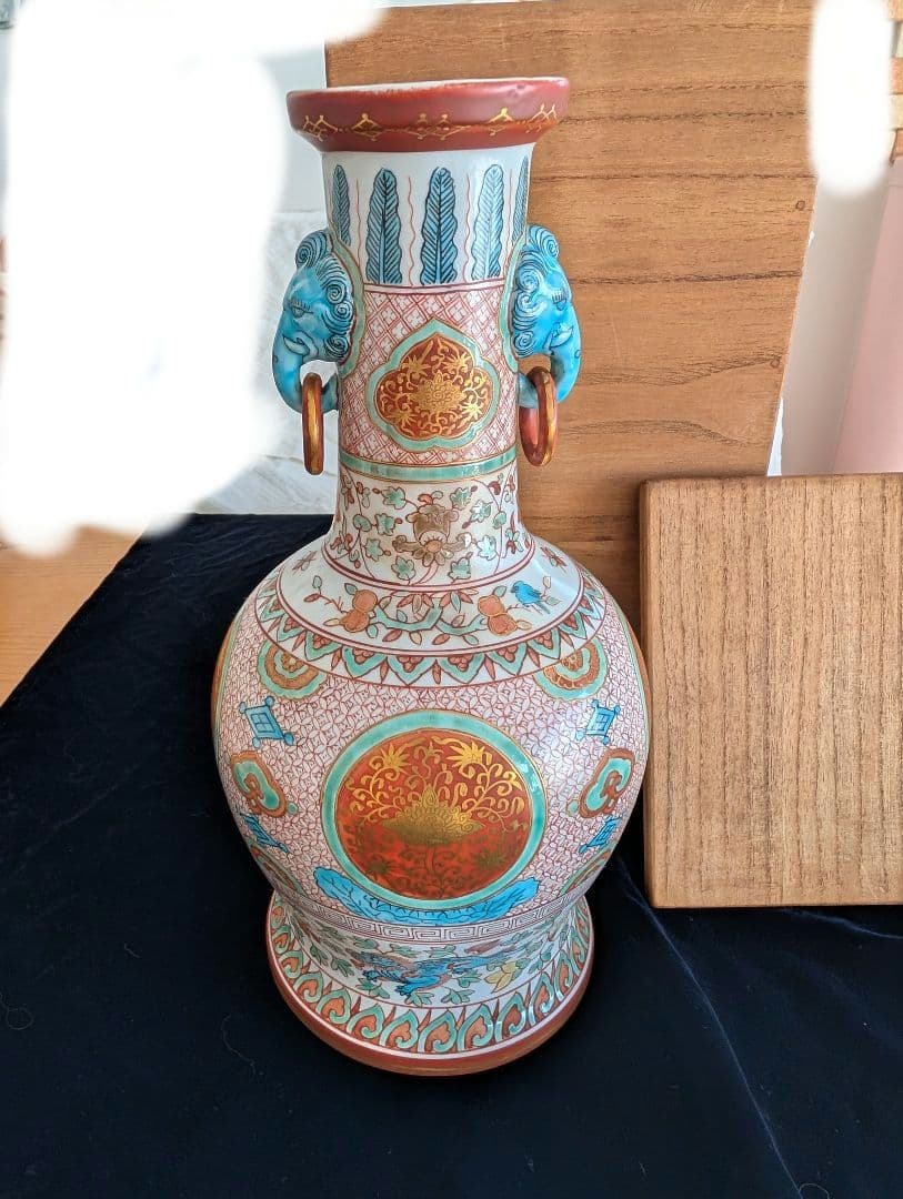 九谷焼　陶源　花瓶　金襴手