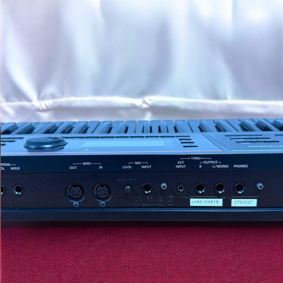 美品 希少限定カラー ローランド JUNO-DS61B 61鍵盤 シンセサイザー