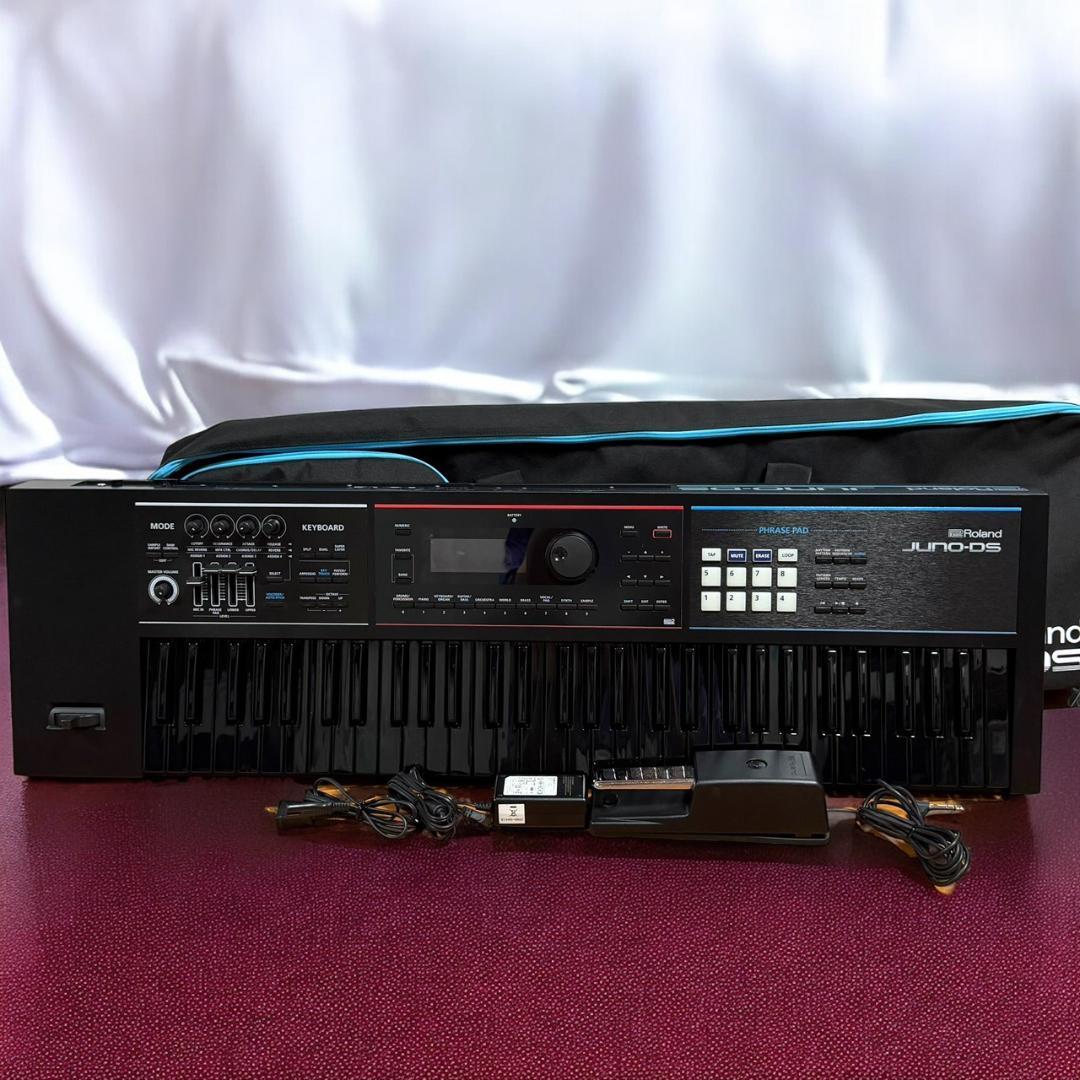 美品 希少限定カラー ローランド JUNO-DS61B 61鍵盤 シンセサイザー