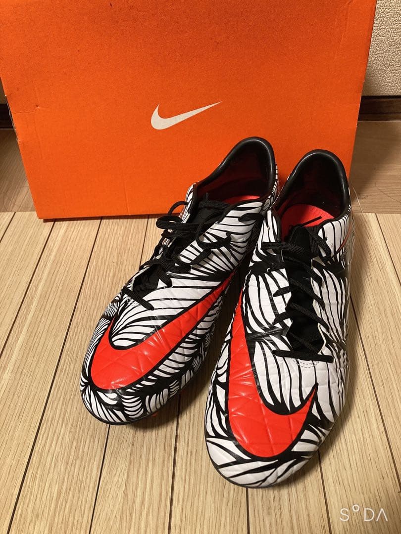 ナイキ　ハイパーヴェノム　スパイク　⑧⑧