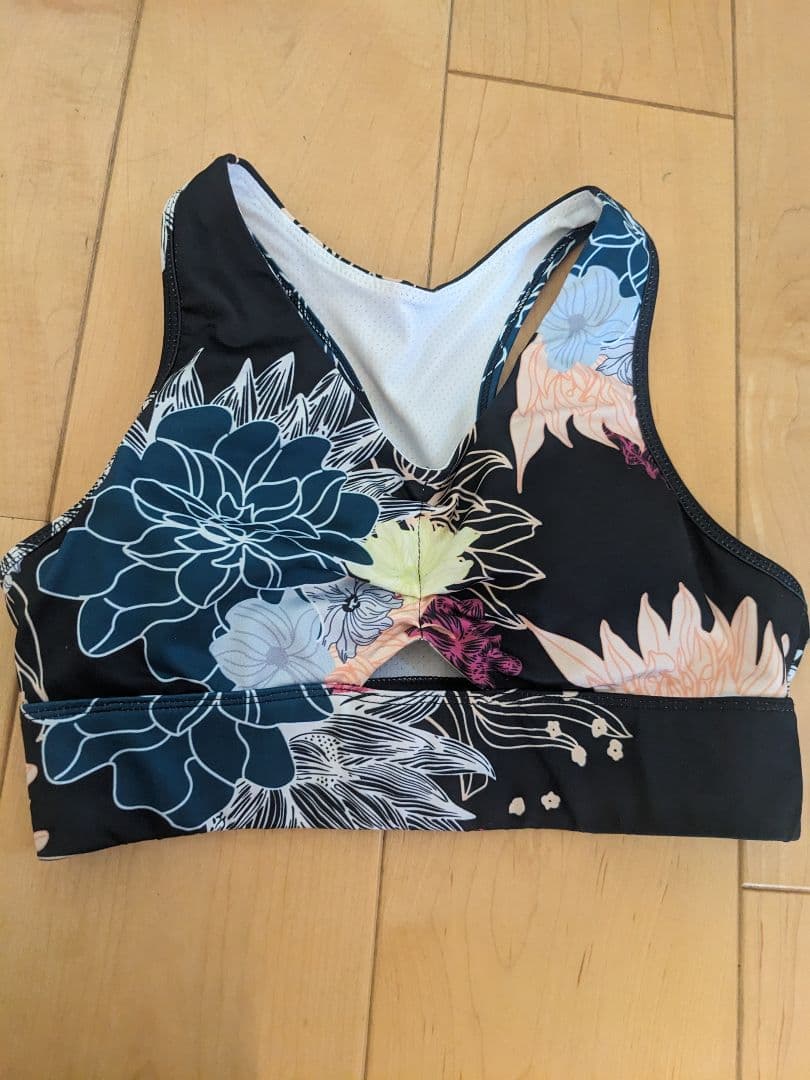 ヨガウェア　トップ＆レギンスセット　サイズМ