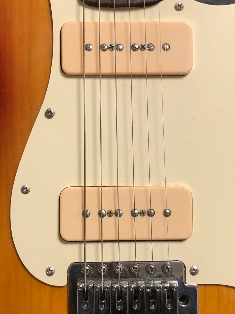 P-90タイプPU搭載 ストラトタイプギター￼ メーカー不明