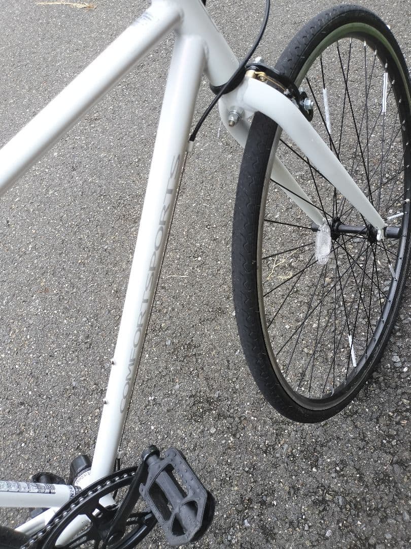 【手渡しのみ】700C クロスバイク 外装6段　ホワイト　美品