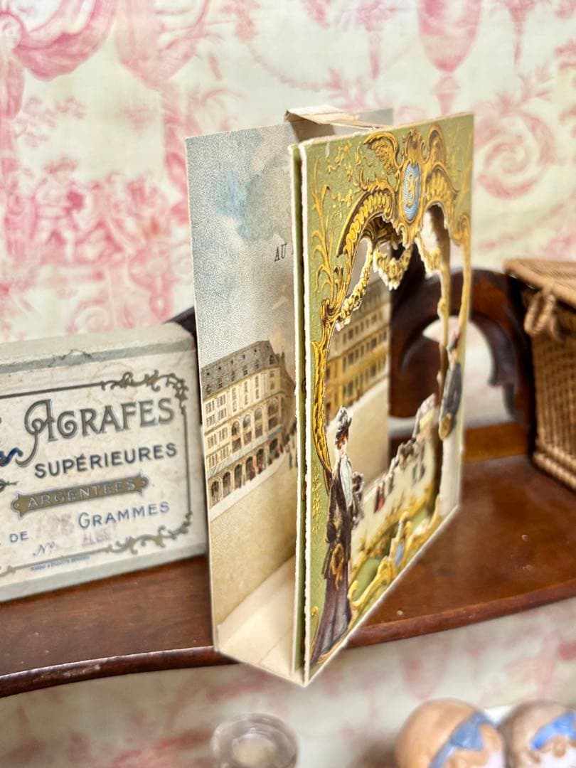 フランスアンティーク　ボンマルシェ　立体クロモカード　19世紀末