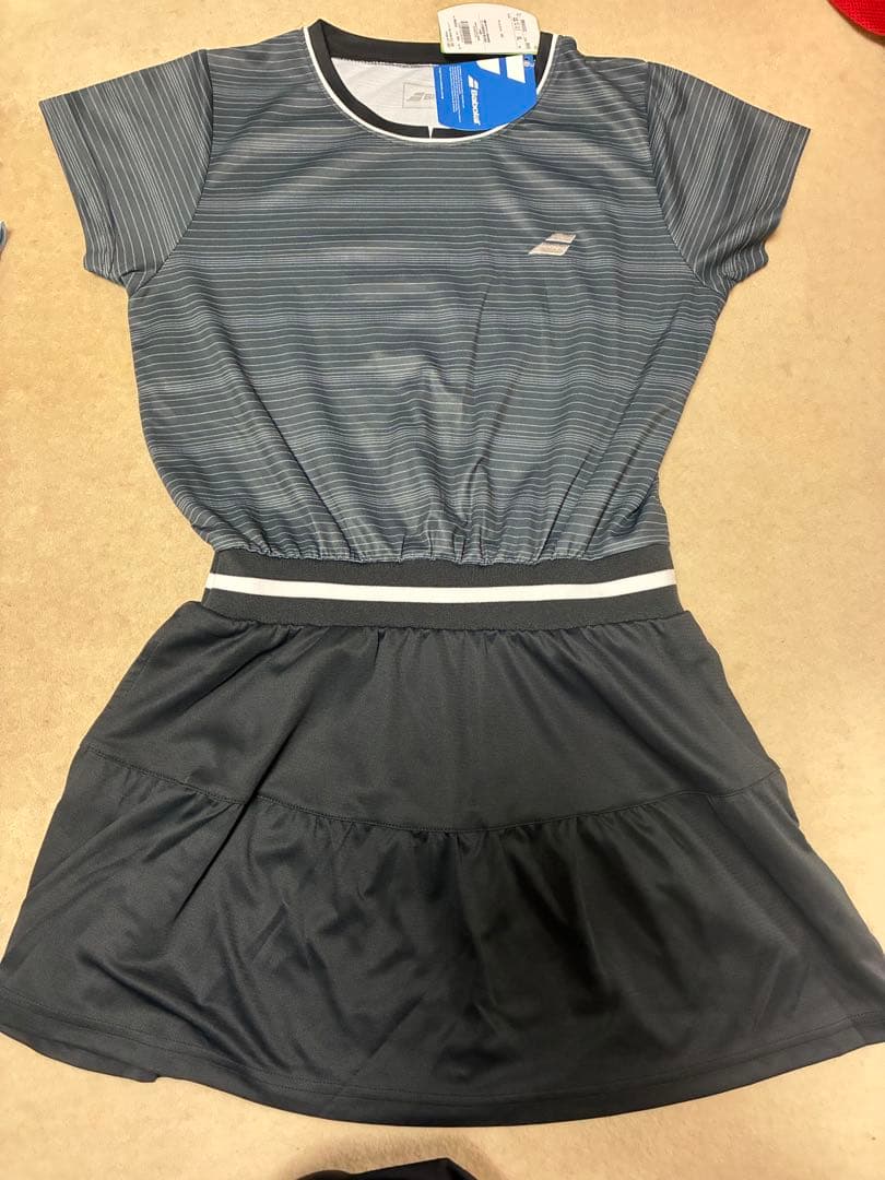 Babolat ワンピーステニスウェア XL 新品タグ付き