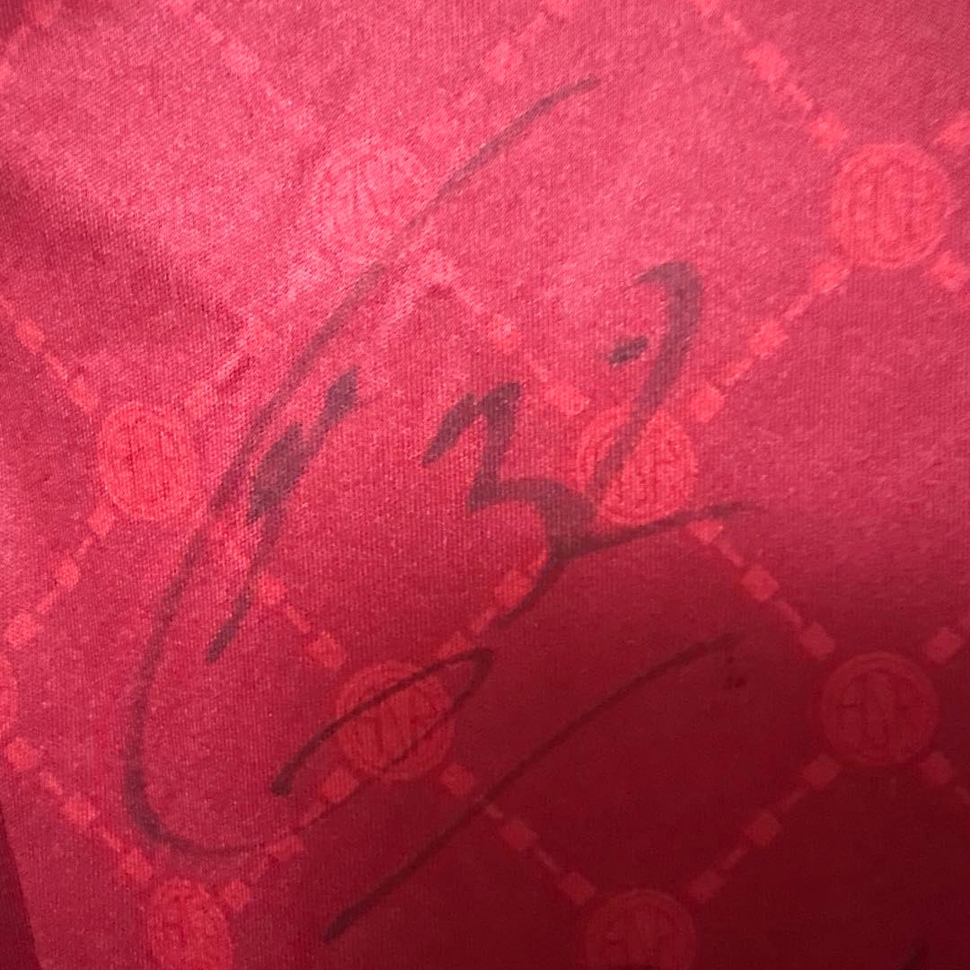 格安ローマレプリカユニフォーム　サイン入り