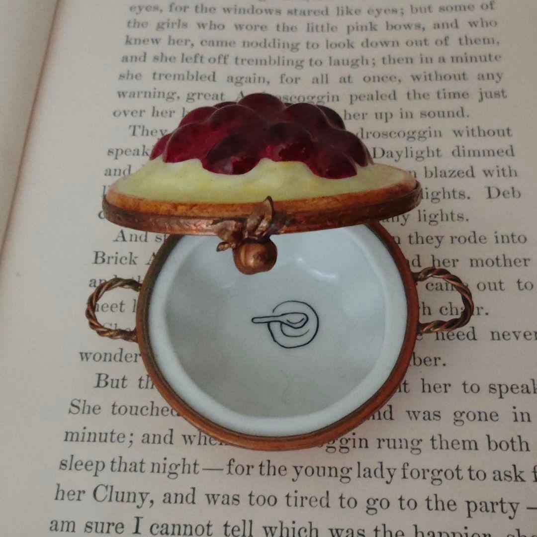 リモージュボックス　ベリータルト　フランス製　陶器　小物入れ　ミニチュア