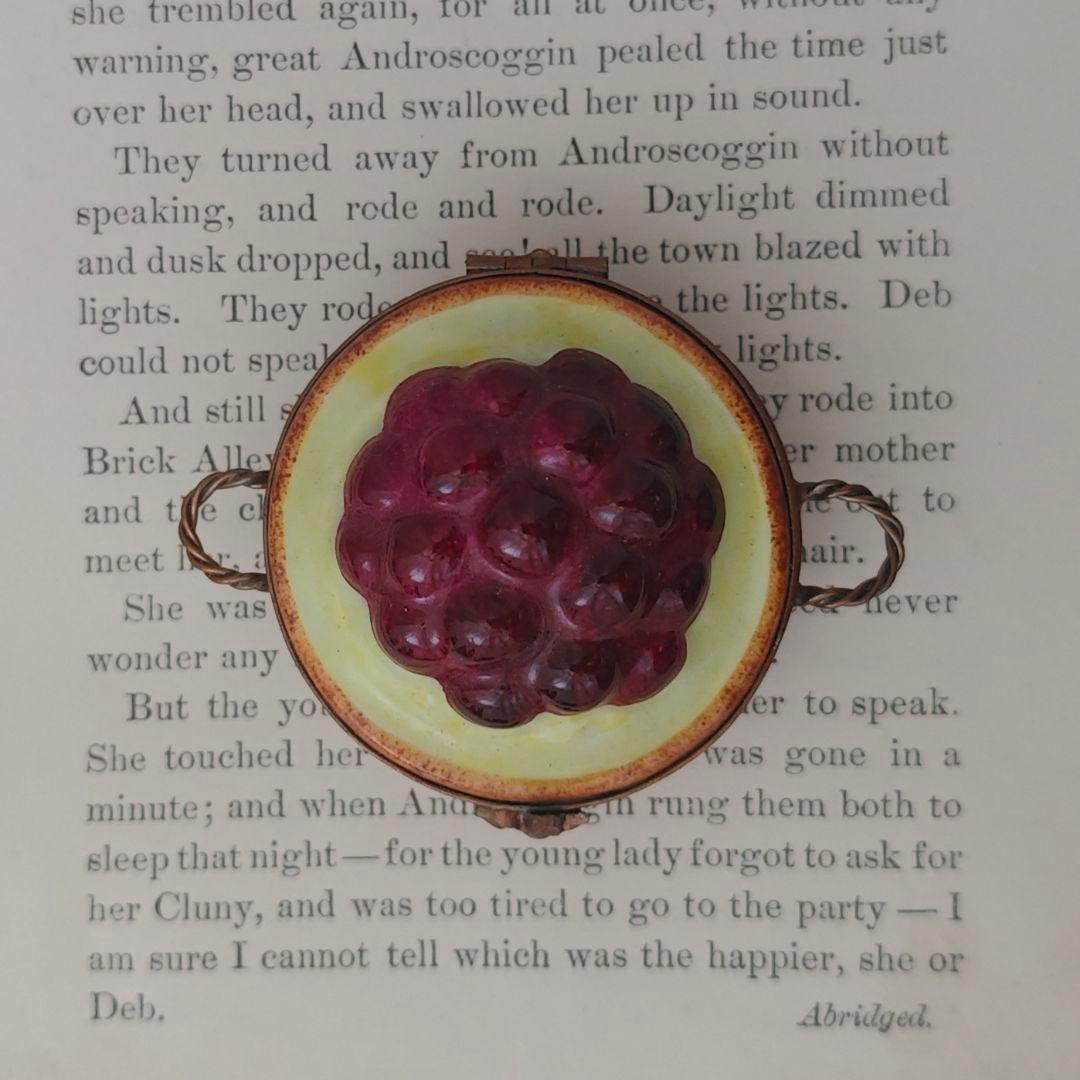 リモージュボックス　ベリータルト　フランス製　陶器　小物入れ　ミニチュア