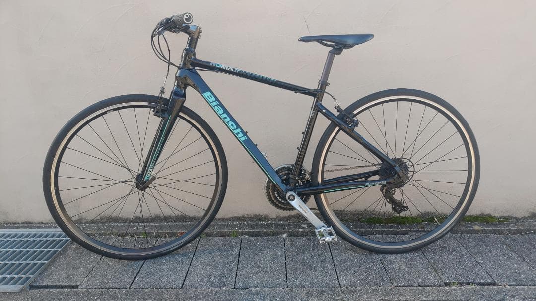 整備済 兵庫県西宮市発 BIANCHI ビアンキ クロスバイク
