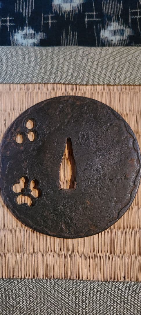 日本刀、刀の鍔、骨董、鉄鐔、美術品　刀匠鍔