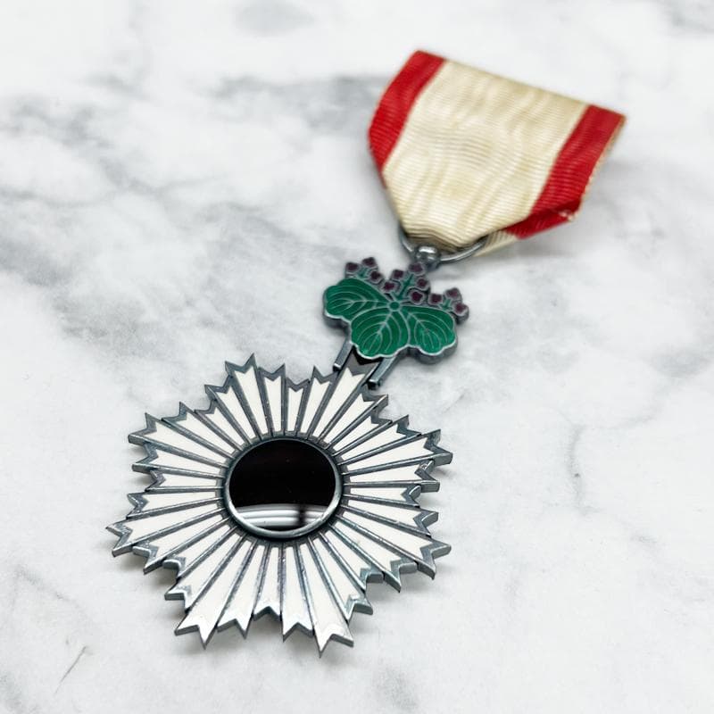 断捨離　勲章　勲五等双光旭日章　共箱付き