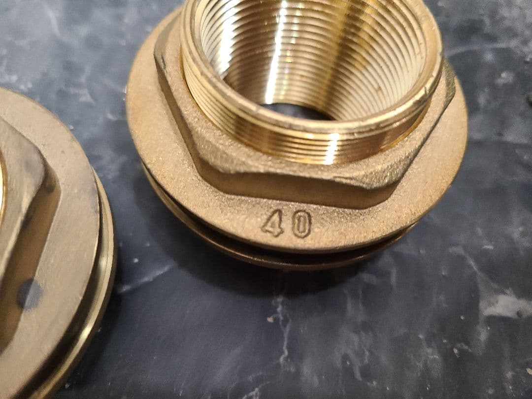 タンク取り出し金具