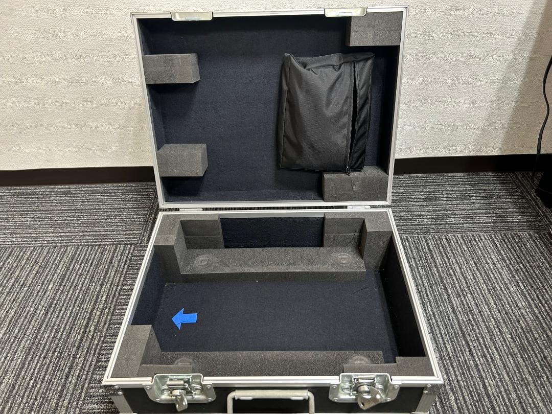 Pioneer CDJ-2000 (専用ケース付き) ①