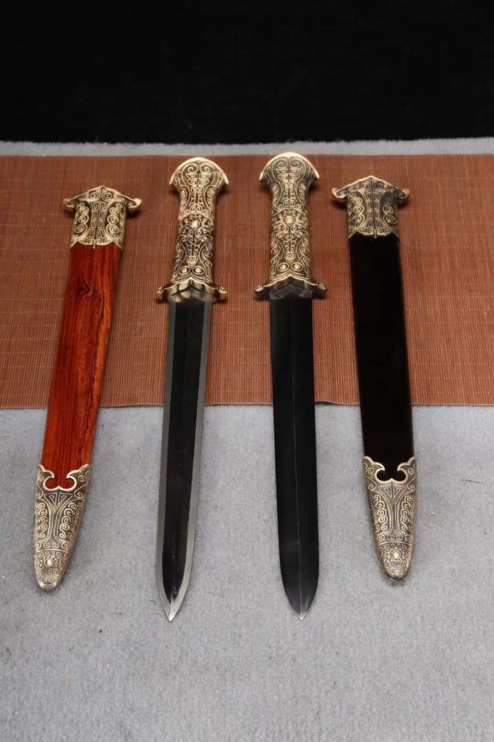 【銅装短剣】古兵器 武具　刀装具　日本刀　模造刀 居合刀  肋差   短刀 1本