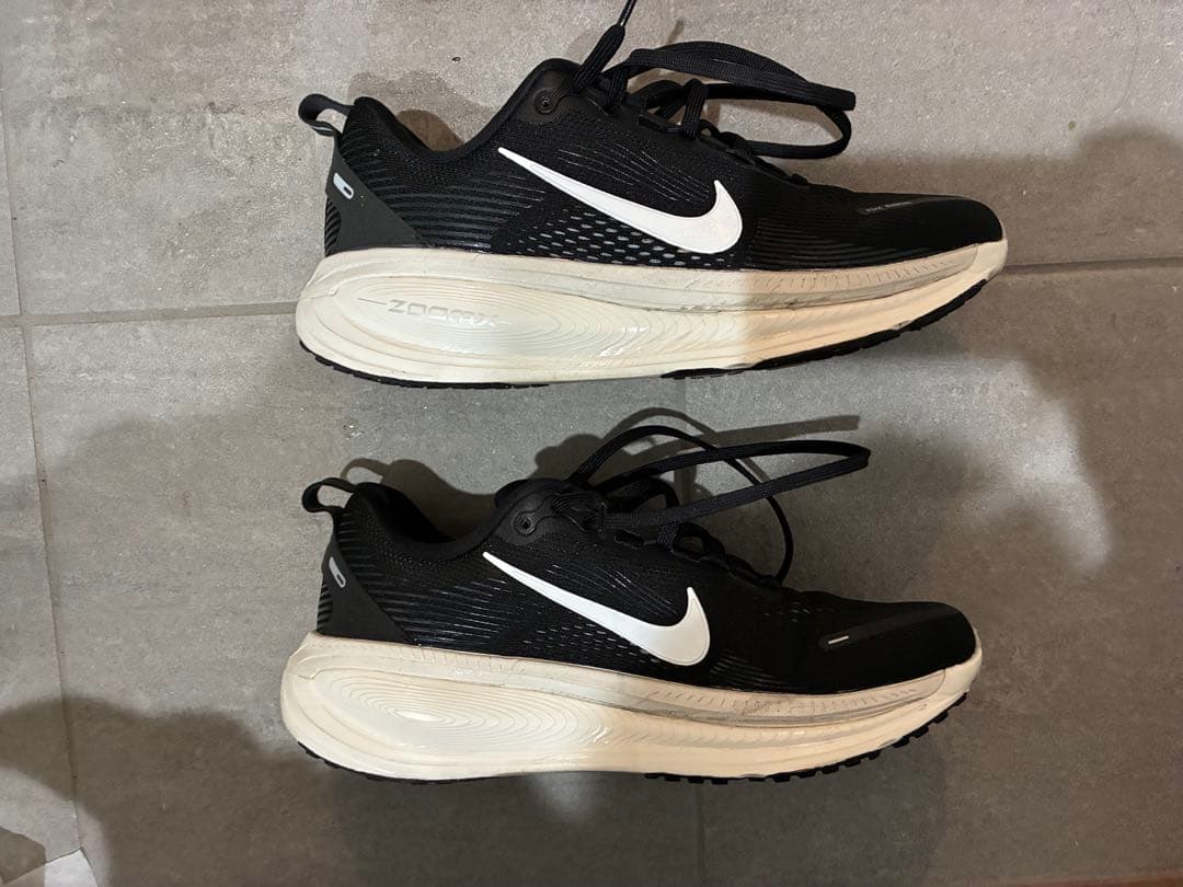 25.5cm Nike ナイキ vomero18 ボメロ18 ランニングシューズ