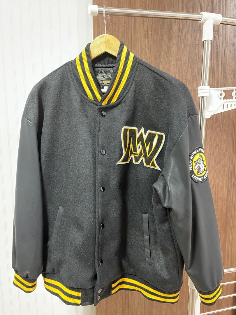 MAN WITH A MISSION スタジャン　Ｌ