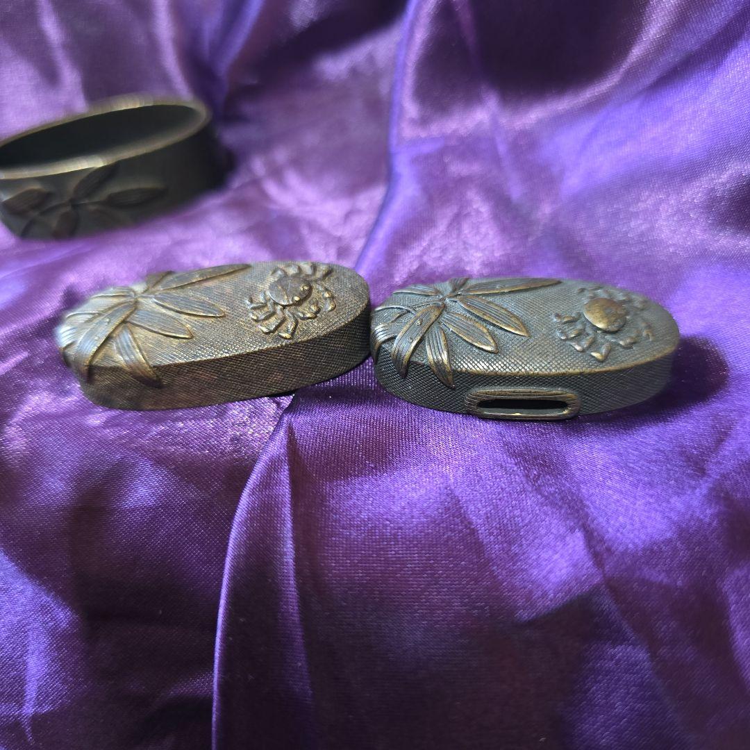 蟹と植物の彫刻 縁頭鐺三点