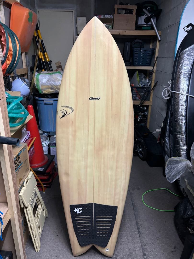 cheery サーフボード　Liv