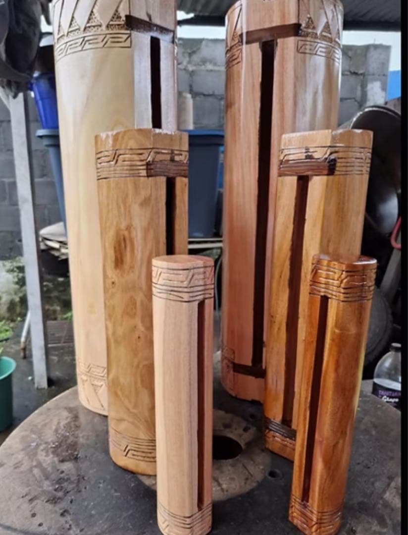 美品タヒチアンダンス　トエレ(大)スティック付き