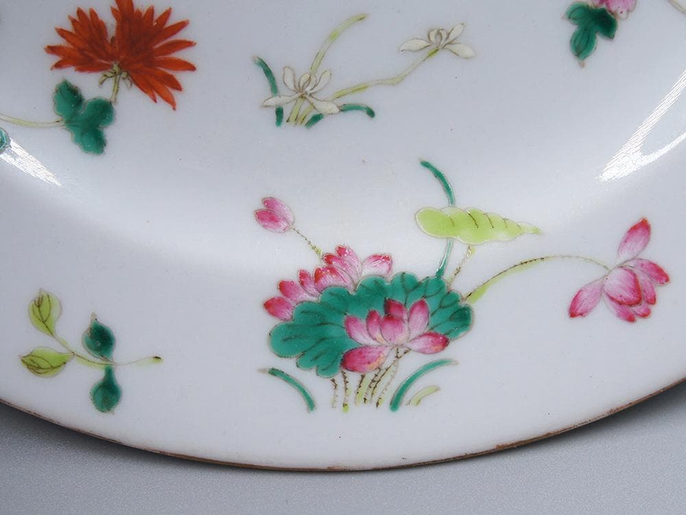 【瓷】　★ 瓷器 粉彩四季花卉紋折沿盤 ★　清代　蝶々 果物 手描文様　明清磁器