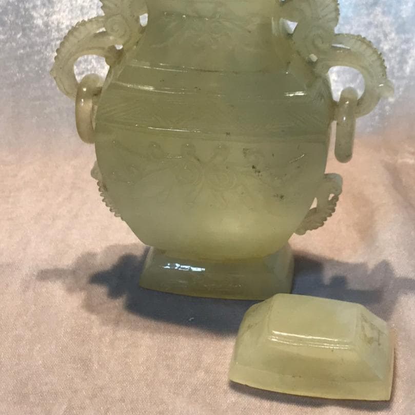 翡翠の香炉　唐草紋　遊環　蓋付