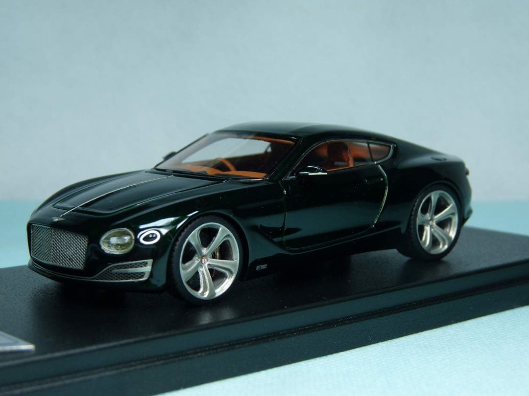 Look Smart ベントレー EXP10 スピード６コンセプト2015年