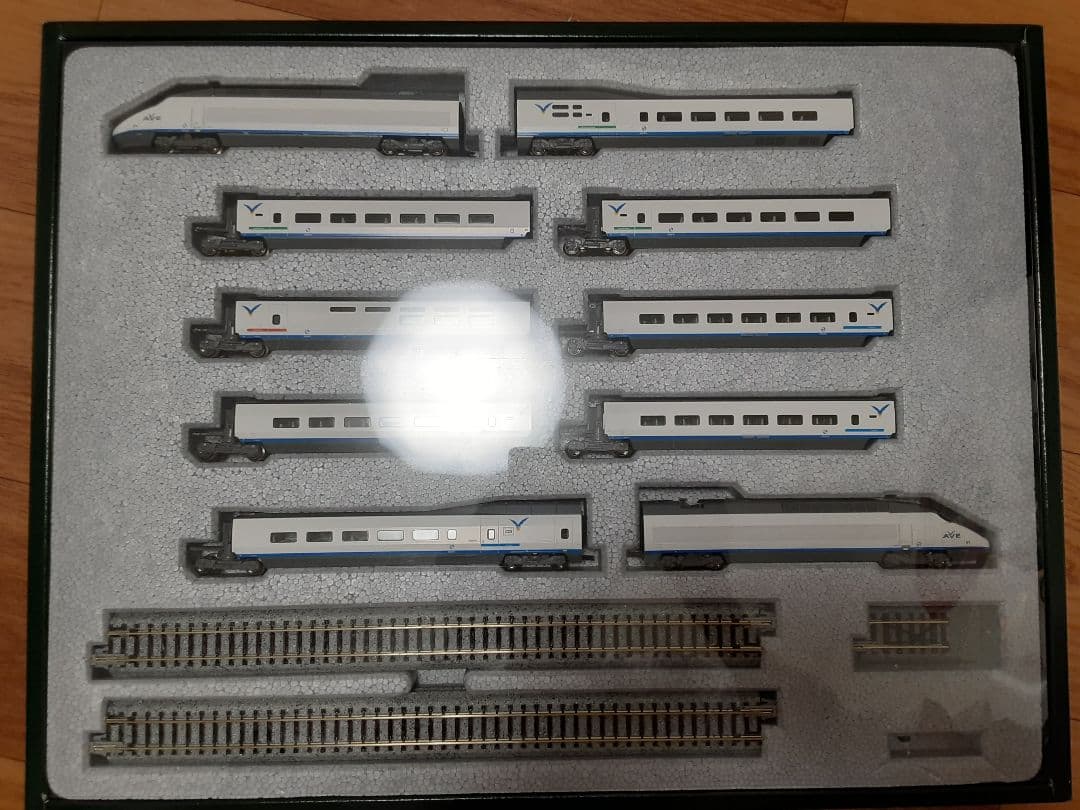 鉄道模型　KATO AVE Serie 100