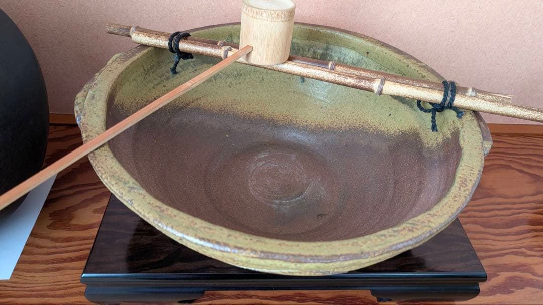 陶器製水鉢 茶色と緑色 直径約40cm