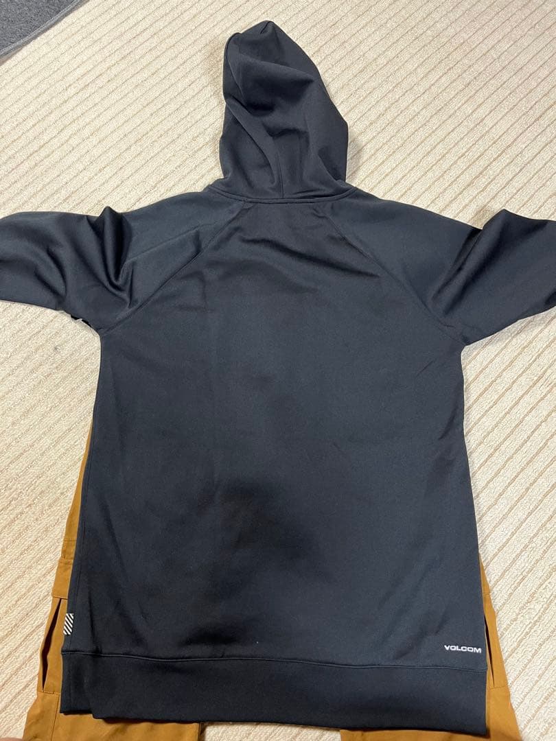 VOLCOM スノーボード　フード付きスウェットウェア　Ｌサイズセット