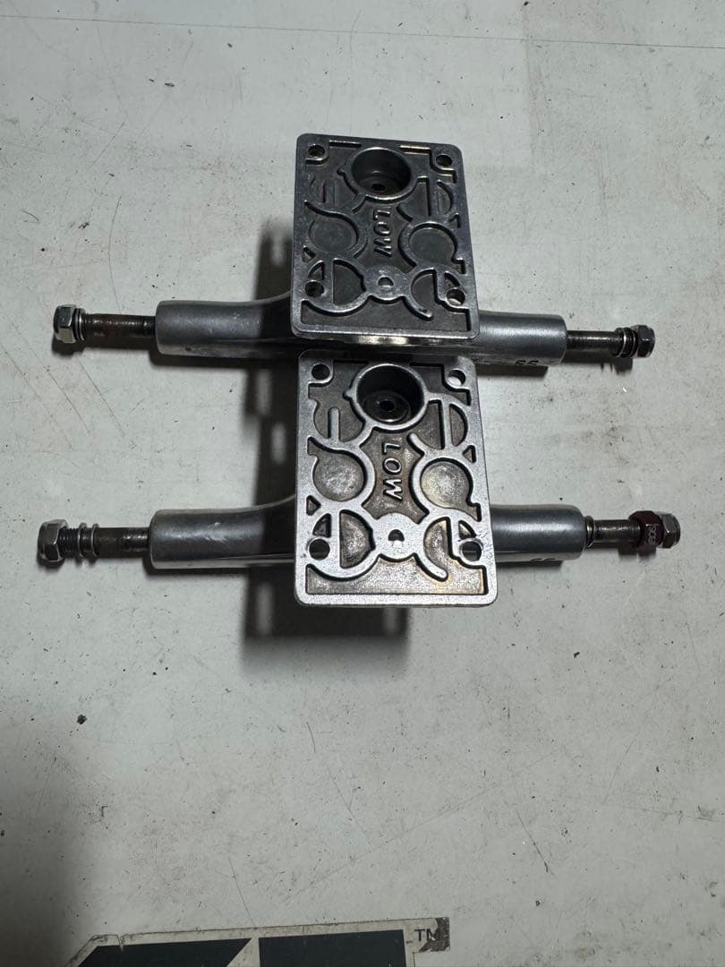 スケートボード ACE TRUCKS AF1 LOW 55 POLISHED