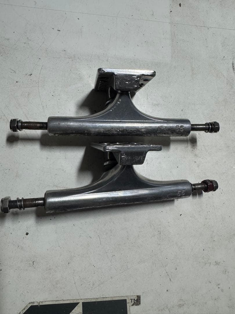 スケートボード ACE TRUCKS AF1 LOW 55 POLISHED