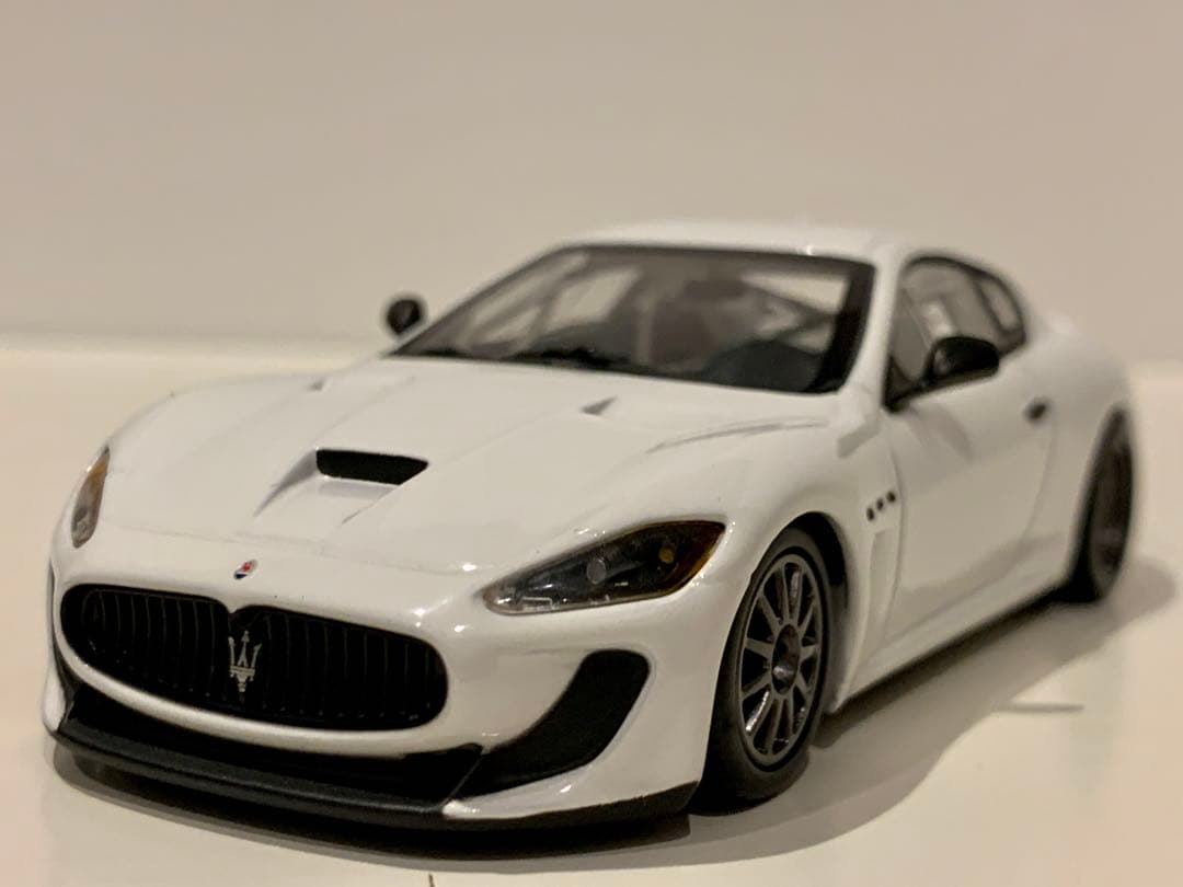 1/43 マセラティ グランツーリスモ MC GT4 2010 ホワイト