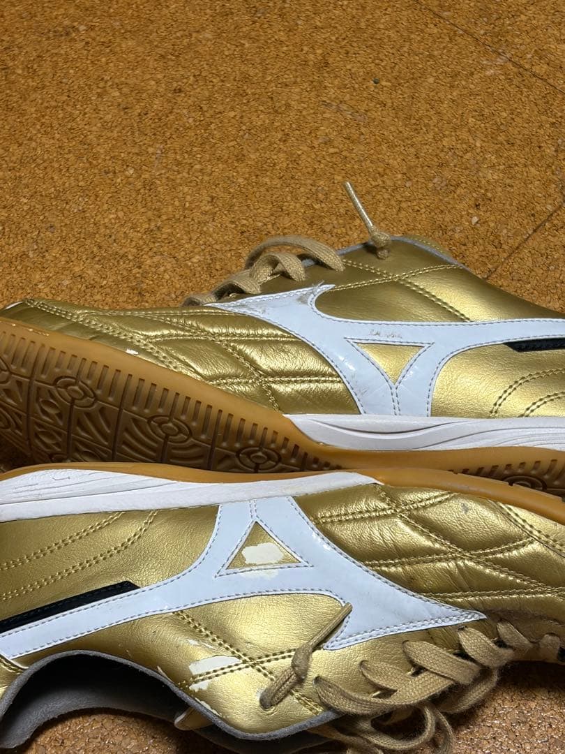 Mizuno フットサルシューズ ゴールド