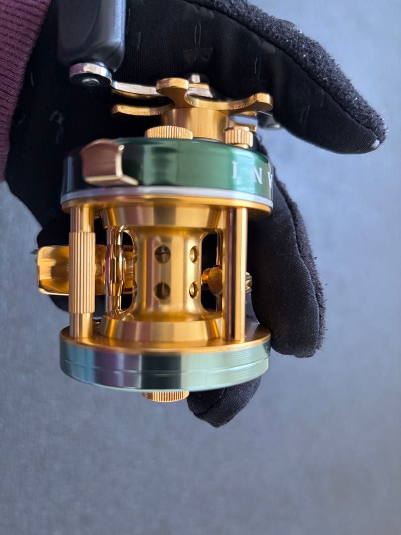 z*n様 megabass メガバス PAGAN ゴールド/グリーン