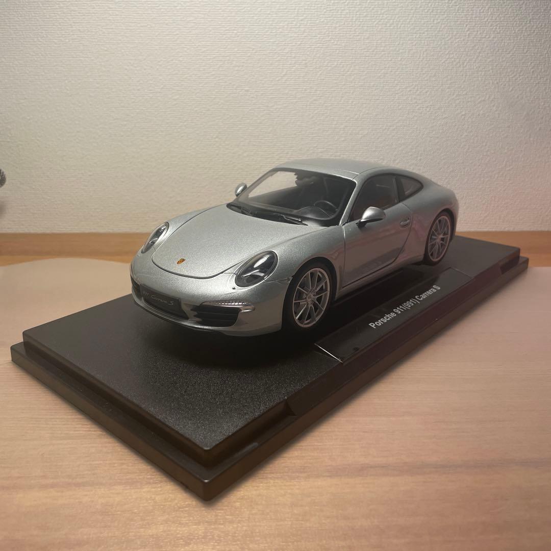 ミニカー Welly Porsche 911 (991) Carrera S 1/18