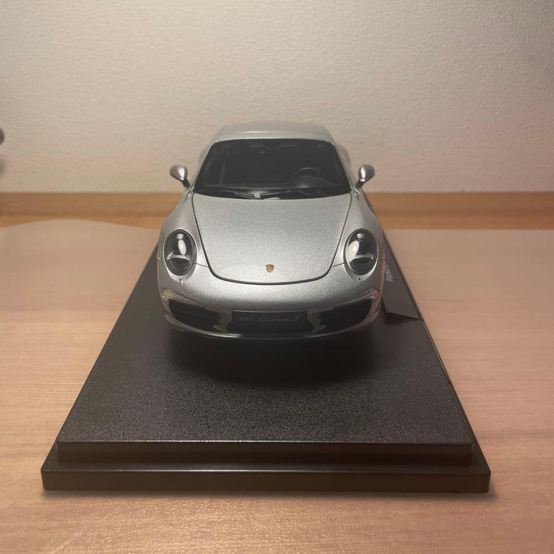 ミニカー Welly Porsche 911 (991) Carrera S 1/18