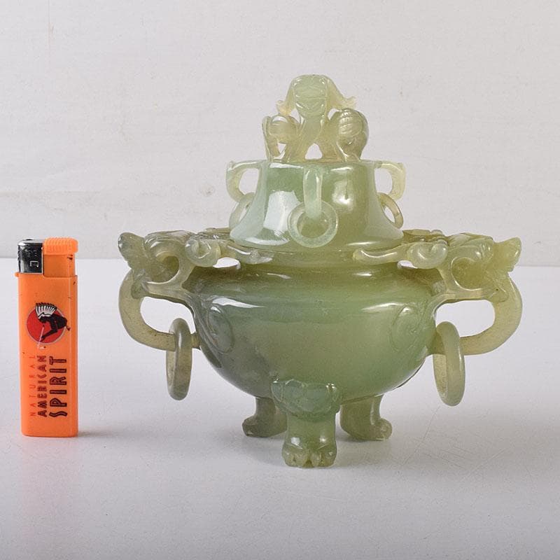 中国　玉石彫刻　雙耳活環　獅子鈕蓋爐　三足香炉　N　8052