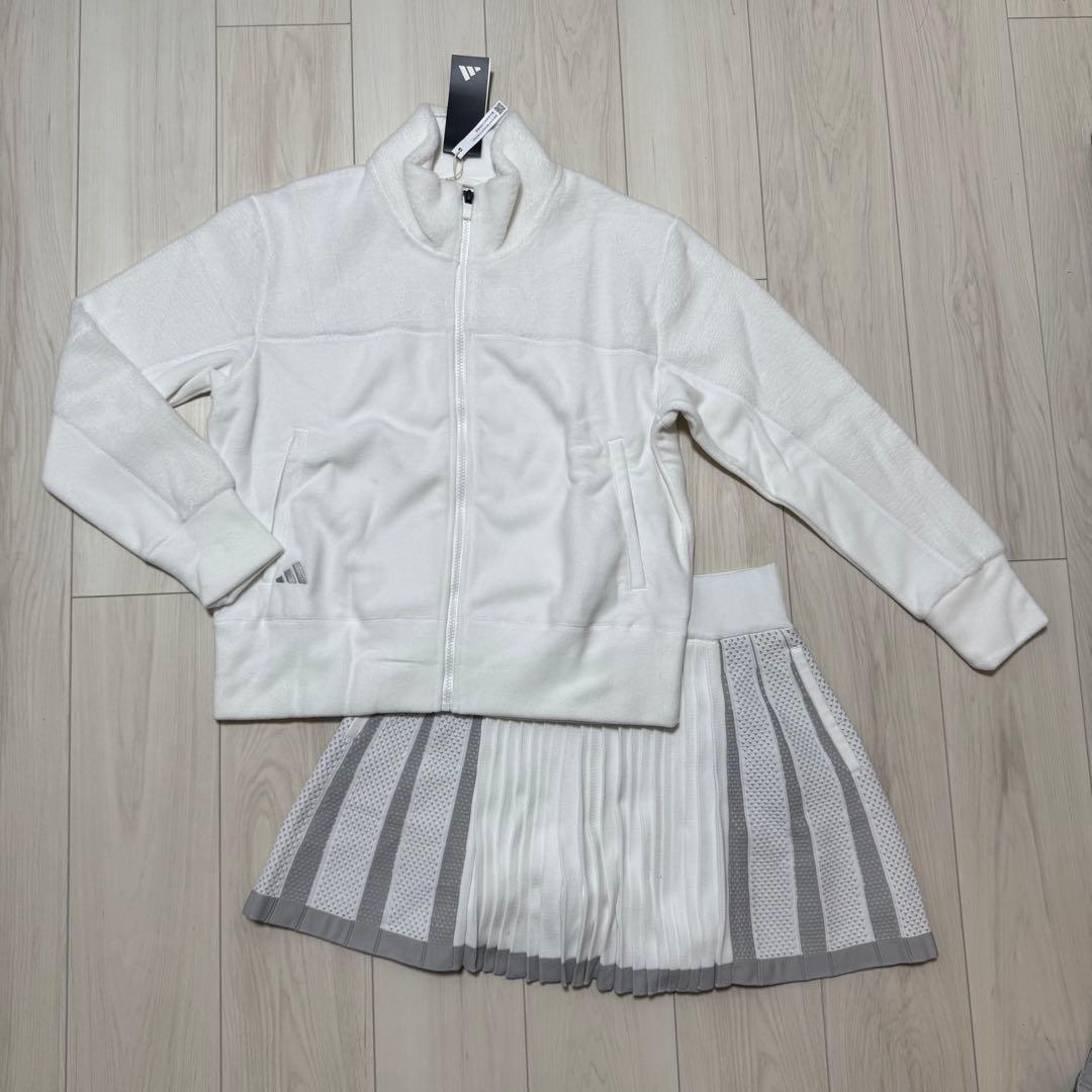 新品 アディダス セットアップ プリーツスカート フリースジャケット もこもこ