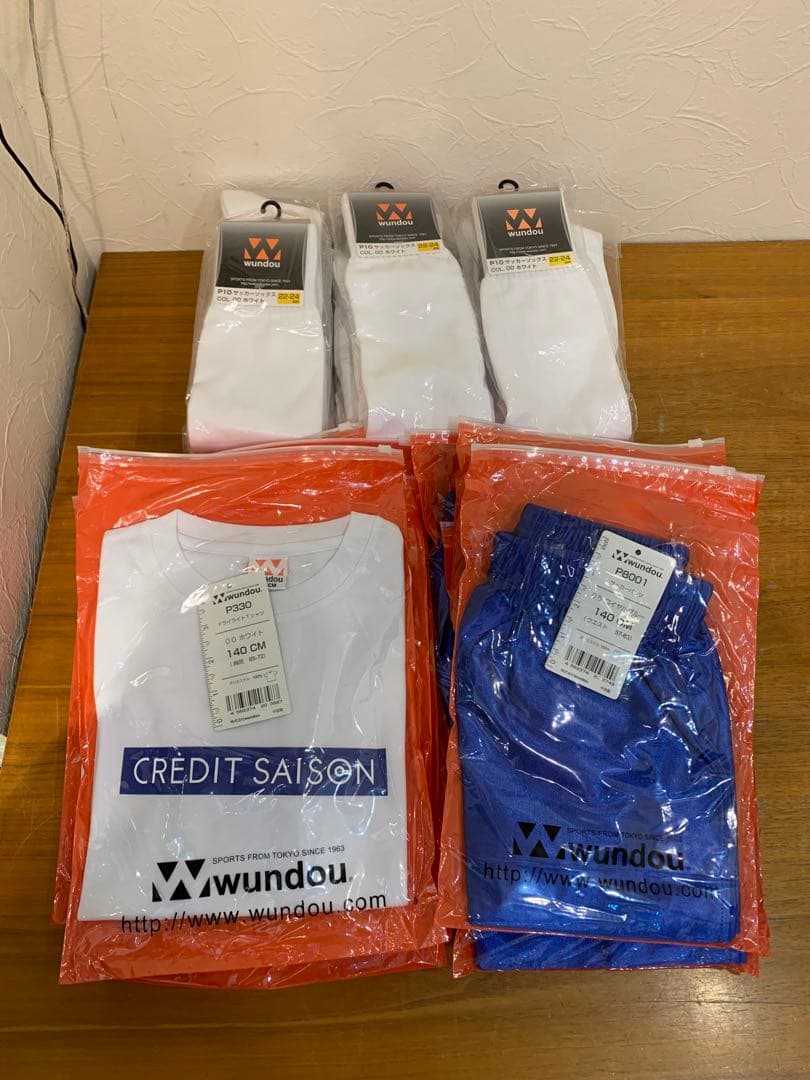 G0723-13★未使用wundouサッカー　ソックス　Tシャツ　パンツまとめて