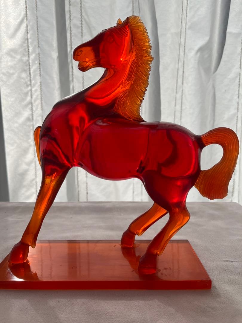 馬の置物 赤　中国　手彫り　蔵出し