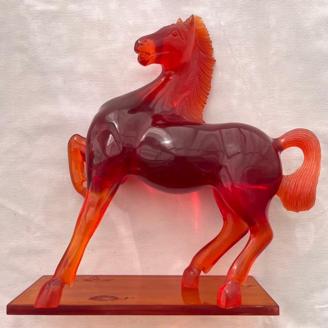 馬の置物 赤　中国　手彫り　蔵出し