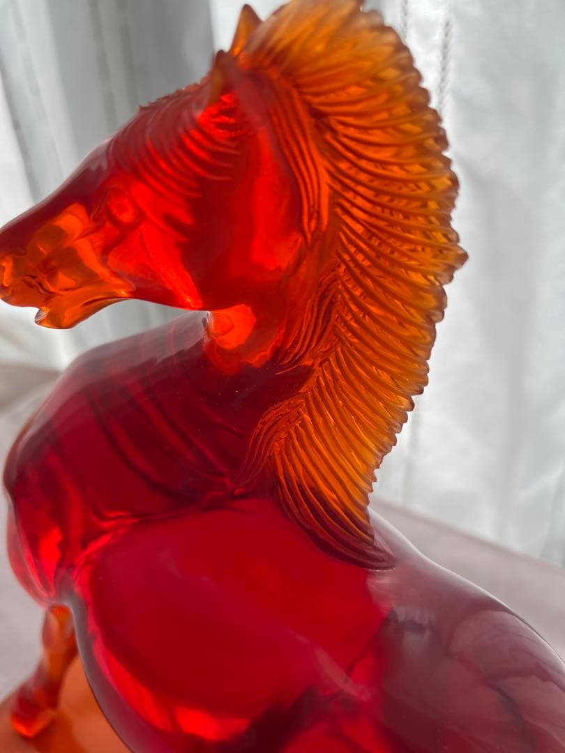 馬の置物 赤　中国　手彫り　蔵出し