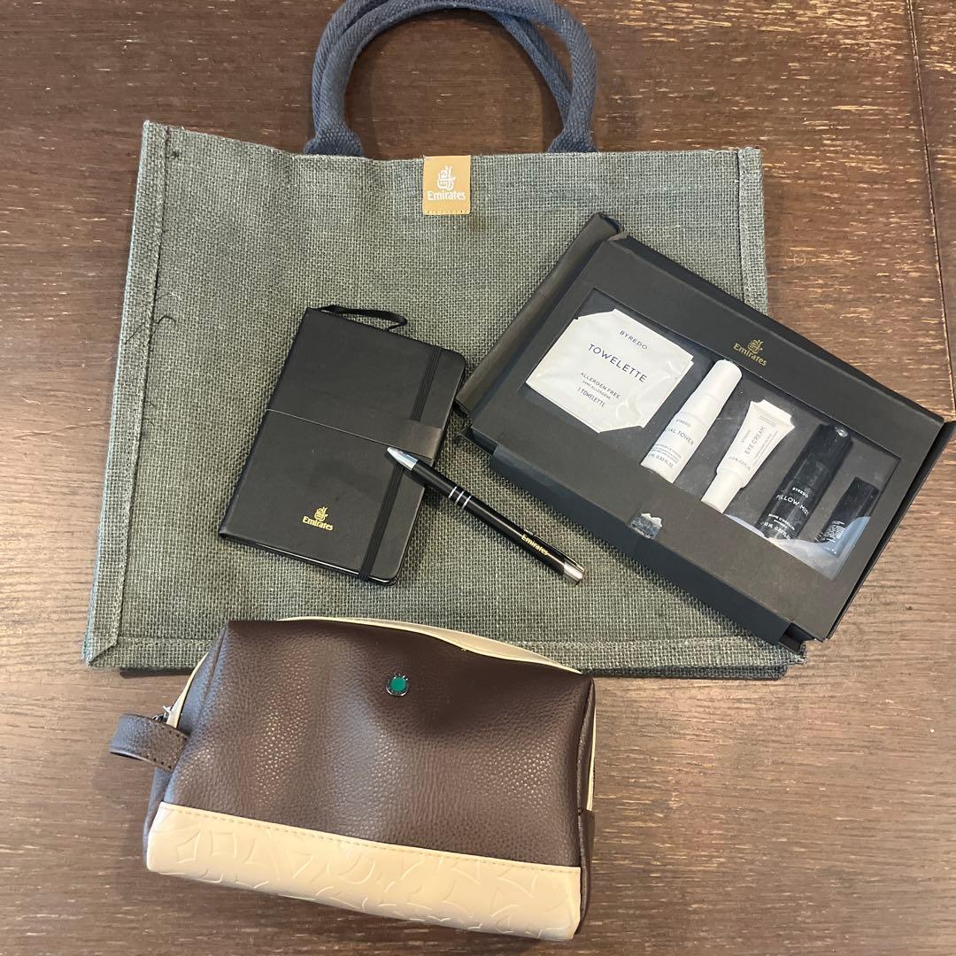エミレーツ航空　ファーストクラスアメニティ