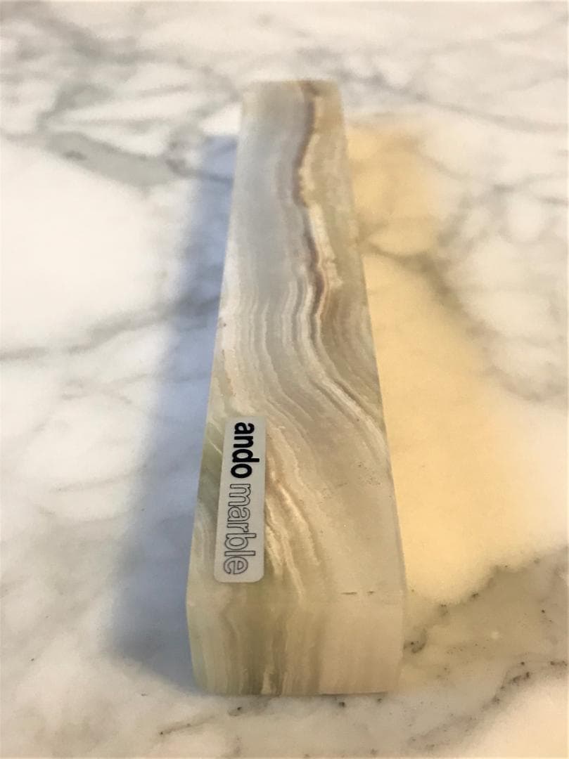 新品未使用　お値引！【 文鎮 】ぶんちん　イタリア産 特選大理石　美術工芸品