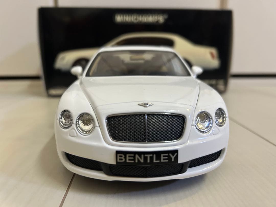 特価 1/18 ベントレー フライングスパーMINICHAMPS ホワイト 希少