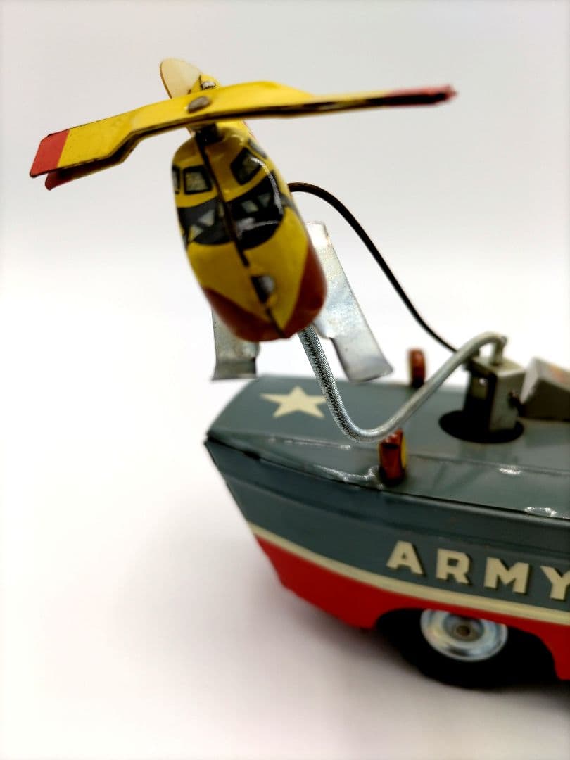 軍用水陸両用車「ARMY TRUCK 」ヘリコプター付 ブリキ製おもちゃ