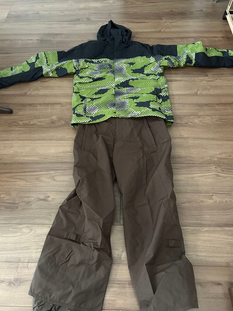 BURTON スノーボードウェア ジャケット・パンツセット